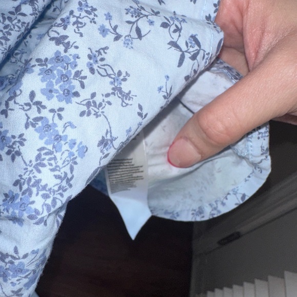 🎉2xHost Pick🎉 Florence by Mills Floral Blue and White Top - Picture 12 of 12